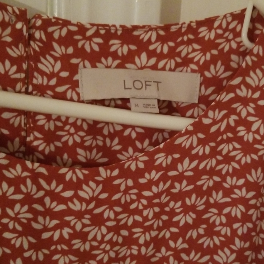 Loft size Medium adorable lightweight blouse